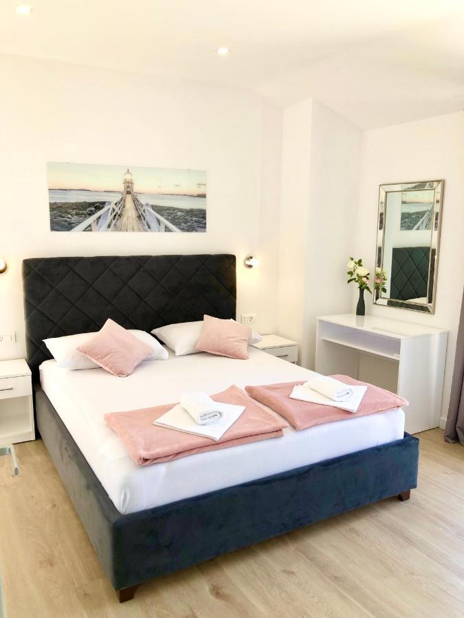Hotel B&B Chamberlain Мілна Екстер'єр фото