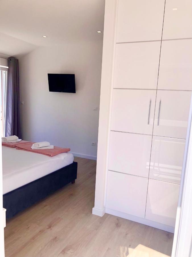 Hotel B&B Chamberlain Мілна Екстер'єр фото